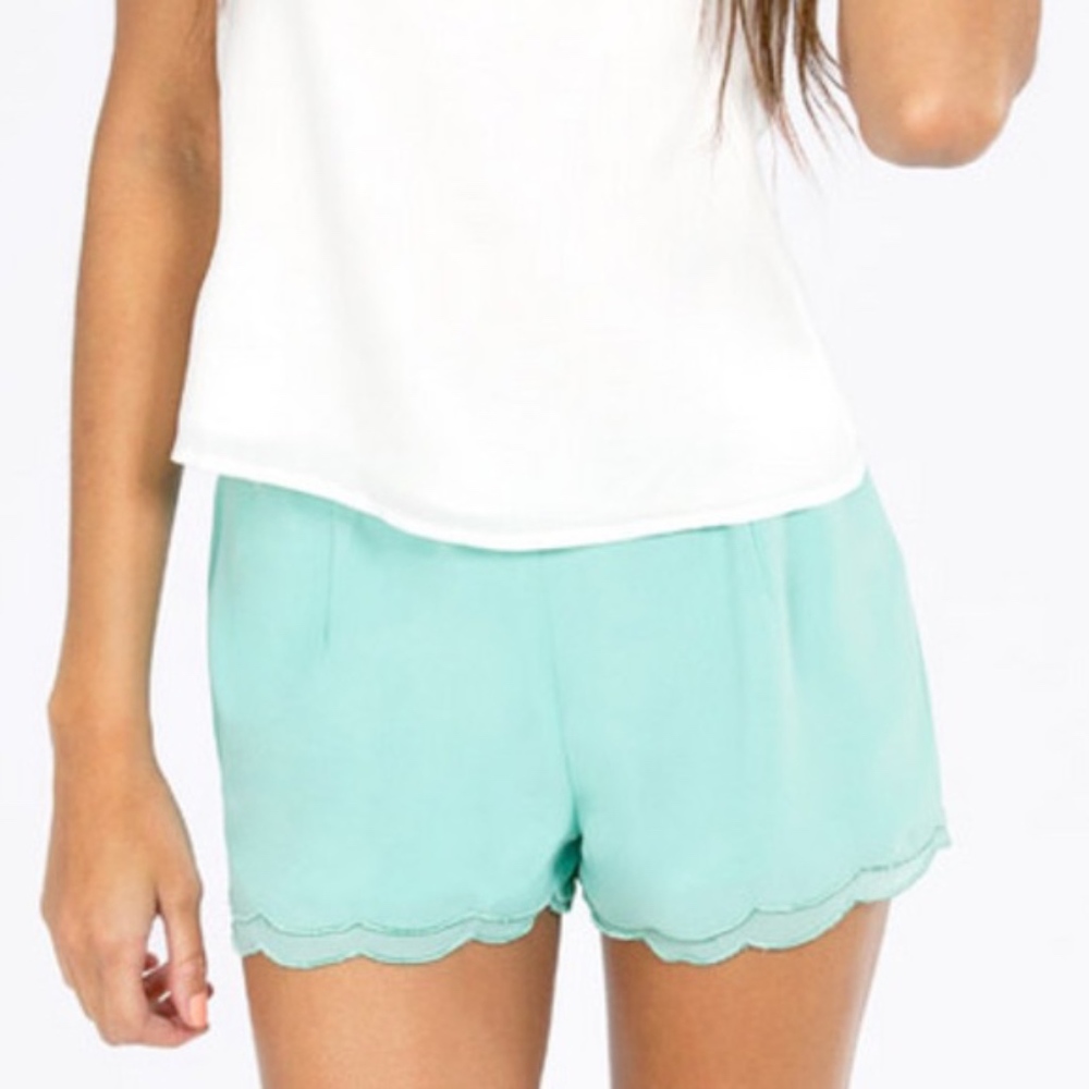 Tobi Layered Scalloped Shorts in Mint Small